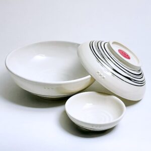 white porcelain bowls